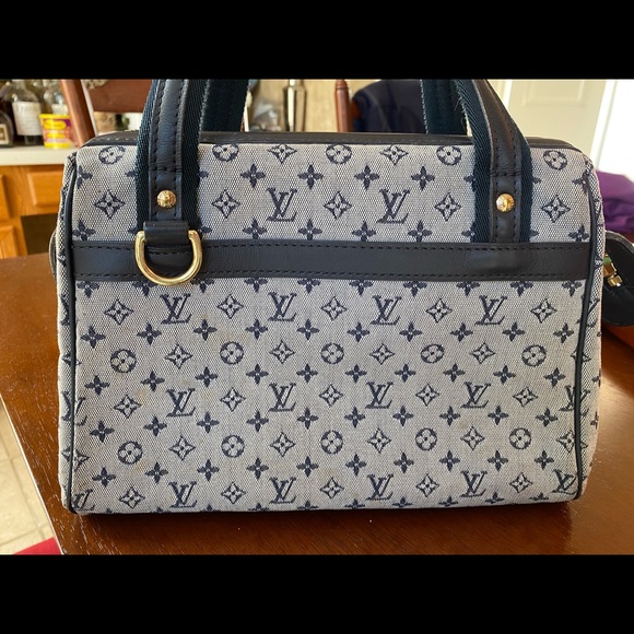 Authentic Louis Vuitton hardly used vintage purse! Known as Josephine (?) - Picture 14 of 14